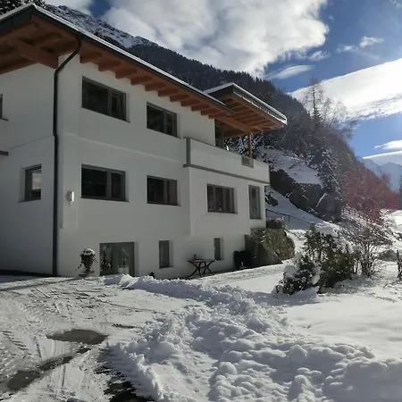 Bergspitz Sankt Leonhard im Pitztal