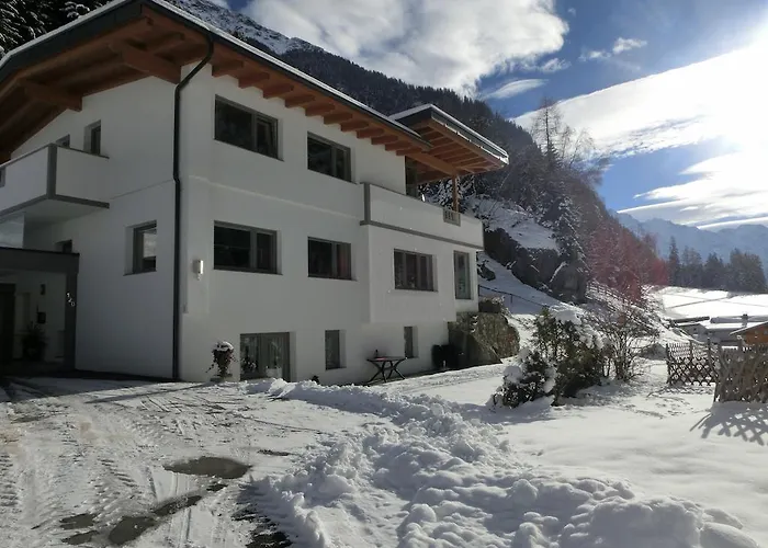 Bergspitz Sankt Leonhard im Pitztal